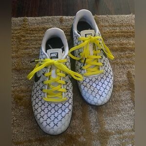 Woman’s Nike met con 4 in perfect condition